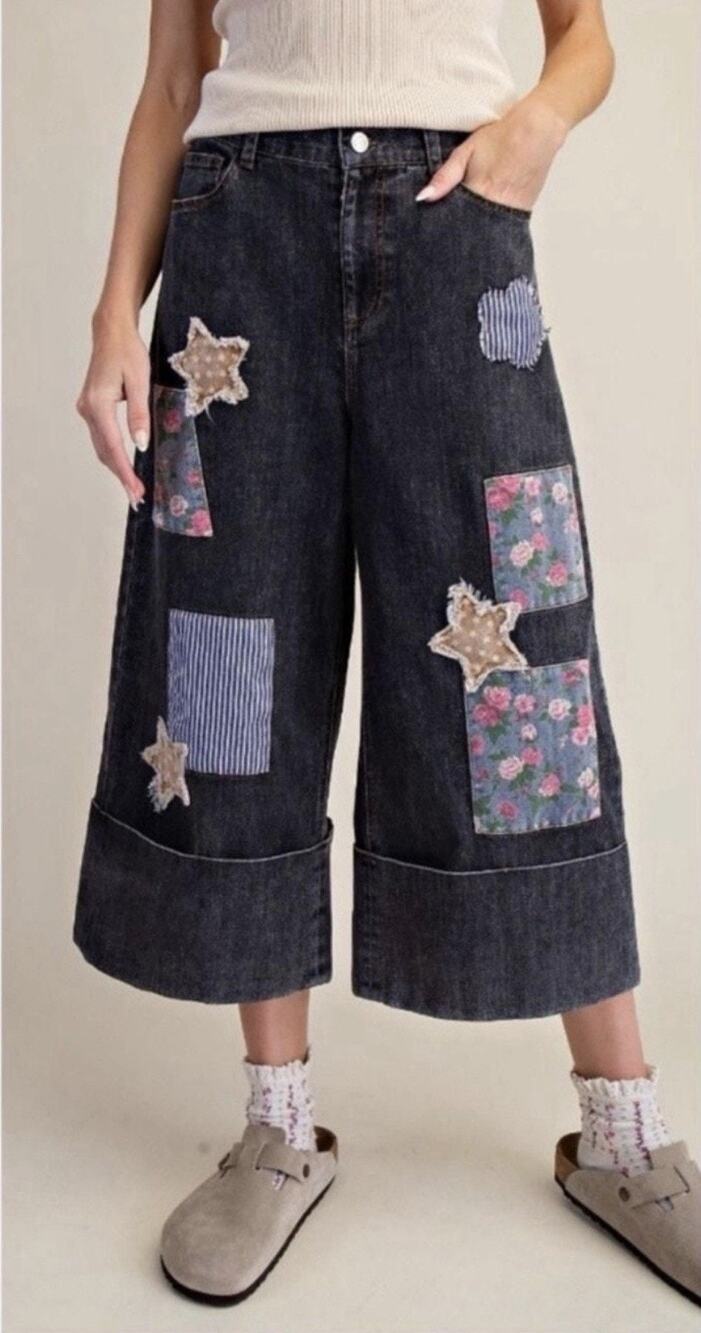 NWT Easel Women’s M Wide-Leg Black Denim Cropped Jeans Floral Patchwork Pockets